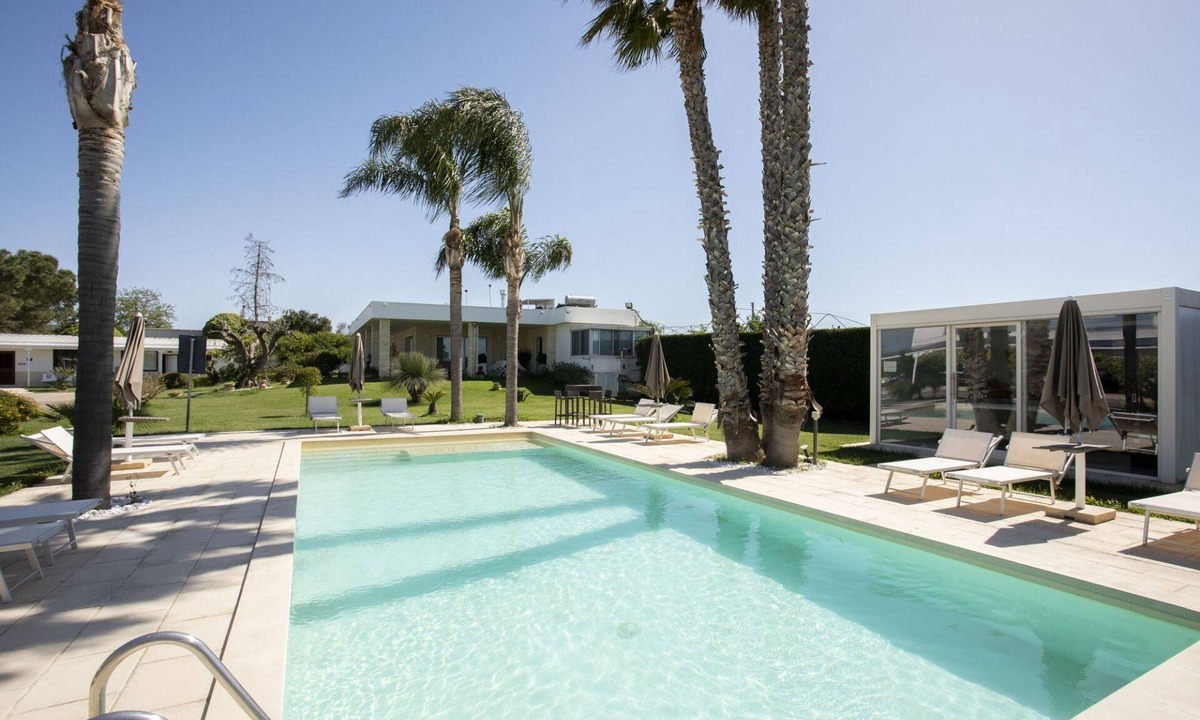 Leverano House | Dalesco Studio Apartment 6 | villa with pool