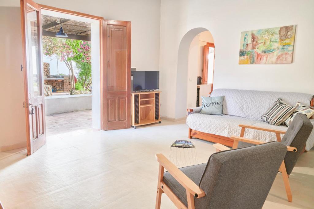 Pantelleria Apartment | Dammuso Profumo di Limone VISTA MARE