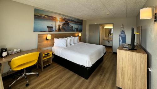 Cloverdale Hotel | Days Inn by Wyndham Cloverdale Greencastle