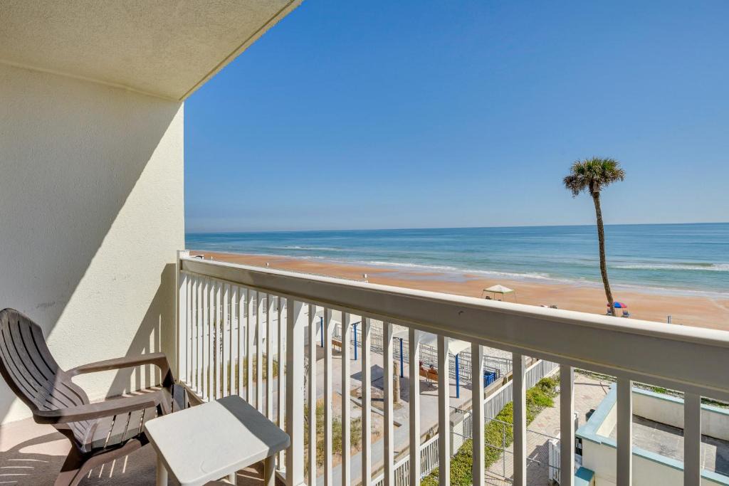 Ortona Park Apartment | Daytona Beach Studio Condo w/Ocean Views!
