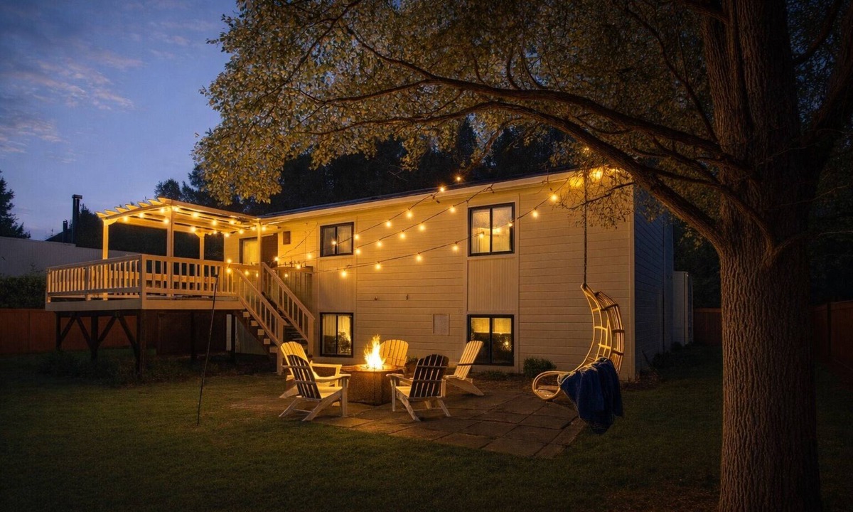 El Jebel House | Designer Mountain Home Outside Aspen! Sleeps 12! Walk to RFTA