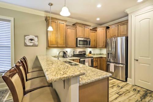Diamondhead House | Diamondhead Condo - Marina, Pool Access & Golfing!