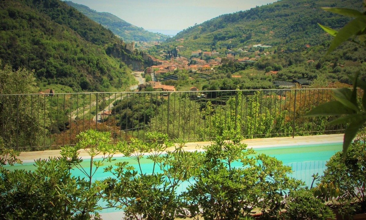 Dolceacqua House | DOLCEACQUA HOLIDAY HOUSE BETWEEN OLIVE OLIVES AND VIEWS TO THE SEA