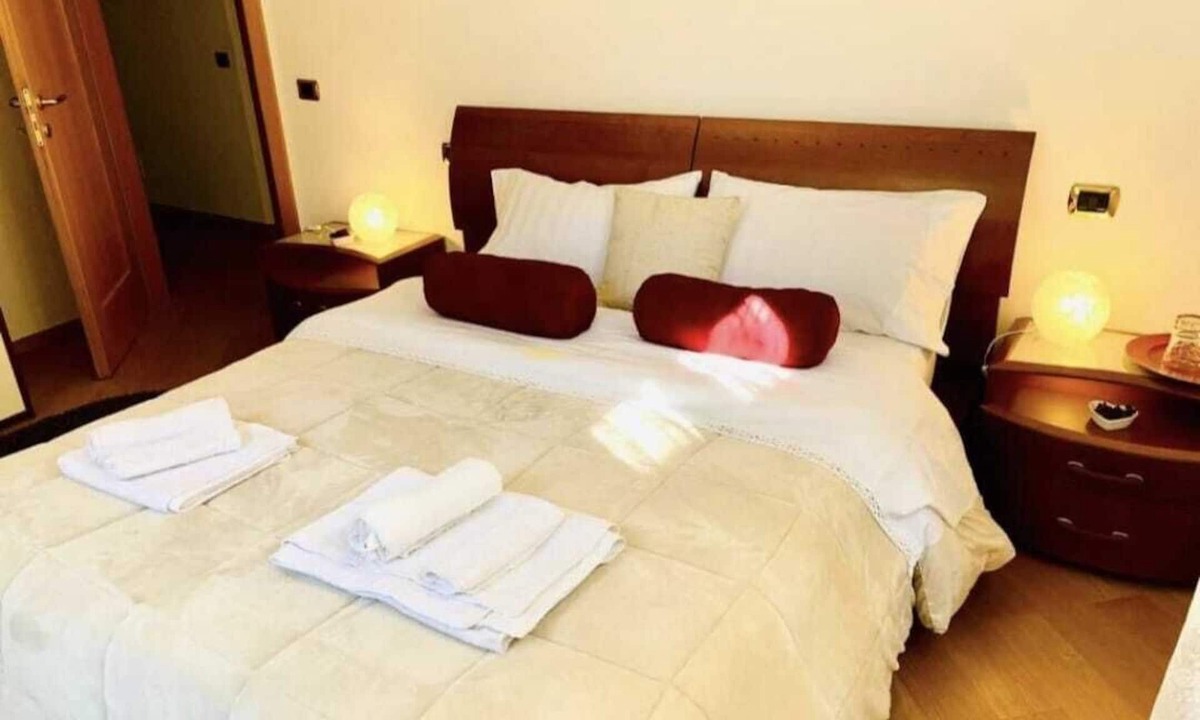 Trento Old Town Bed & Breakfast | Double Room with Shared Bathroom