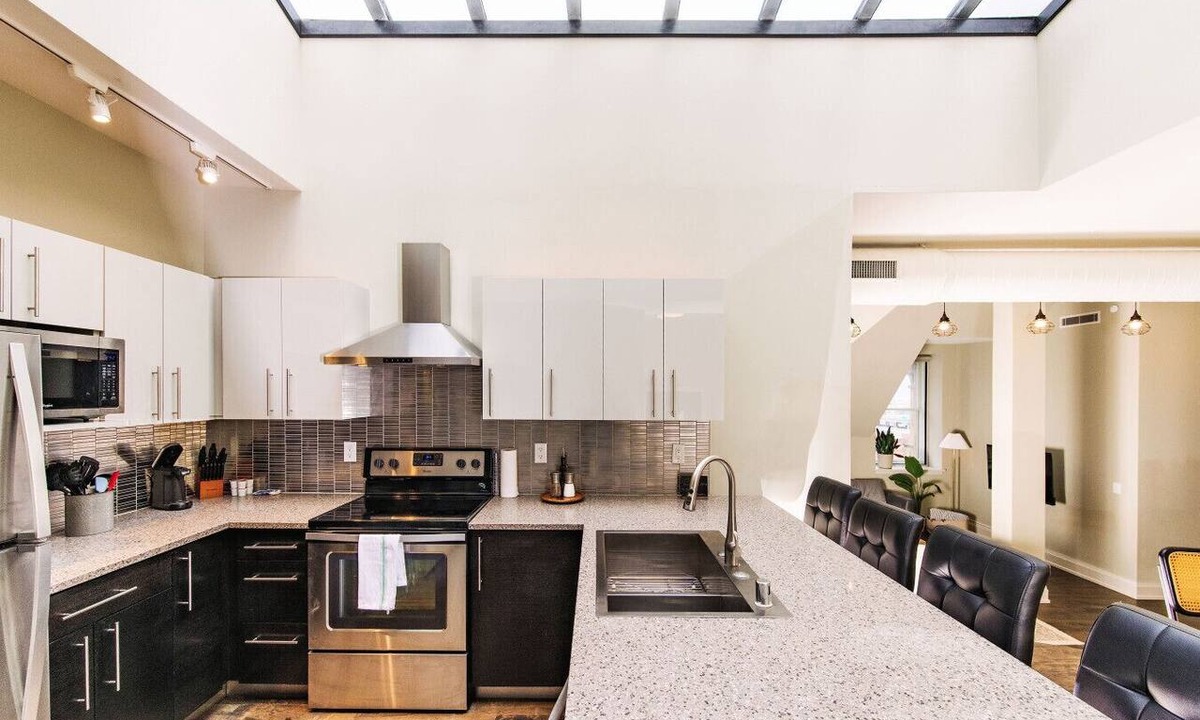 East Town Apartment | Downtown Luxury 2BR Penthouse Loft | Sleeps 8-9
