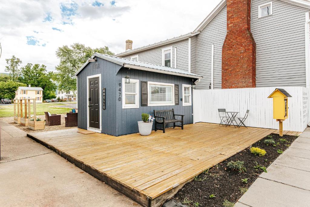New Market House | Downtown Tiny Home near Shenandoah National Park