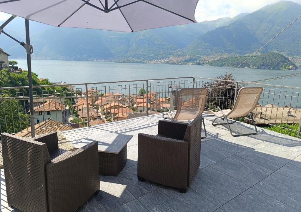 Lezzeno Apartment | Dudi Jolie Maison - Jacuzzi