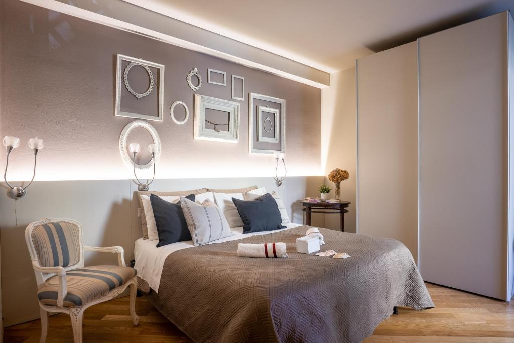 Isolotto Apartment | Elegant Location in Florence - 2 FREE PARKING!