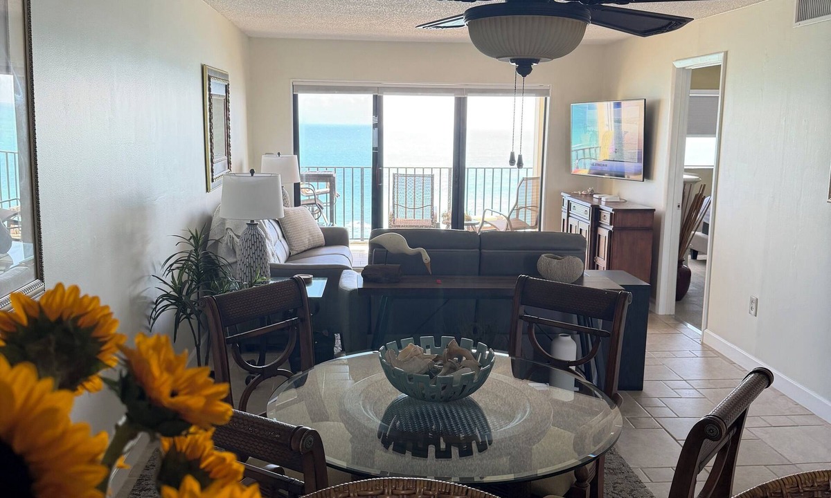 Hutchinson Island South Condo | ENJOY SUNRISES, SUNSETS FROM THIS BEAUTIFUL 7TH FLOOR HUTCHINSON ISLAND CONDO!