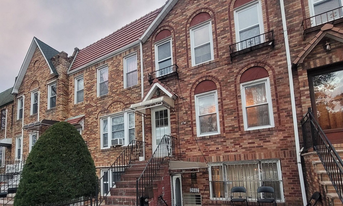 Sheepshead Bay Apartment | Enjoy this Cozy Brooklyn Room with Parking & Shared Kitchen & Bathroom