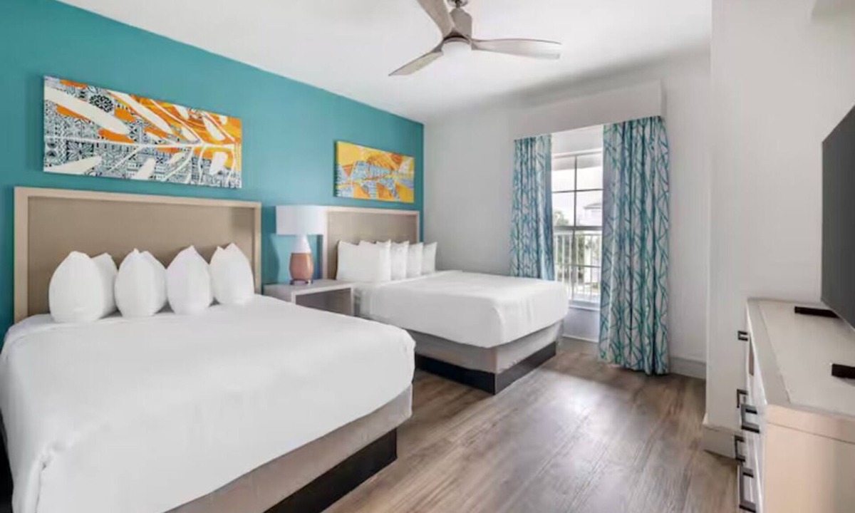 West Kissimmee Hotel | Everything You Need for an Unforgettable Escape! Outdoor Pool, Unit with Kitchen