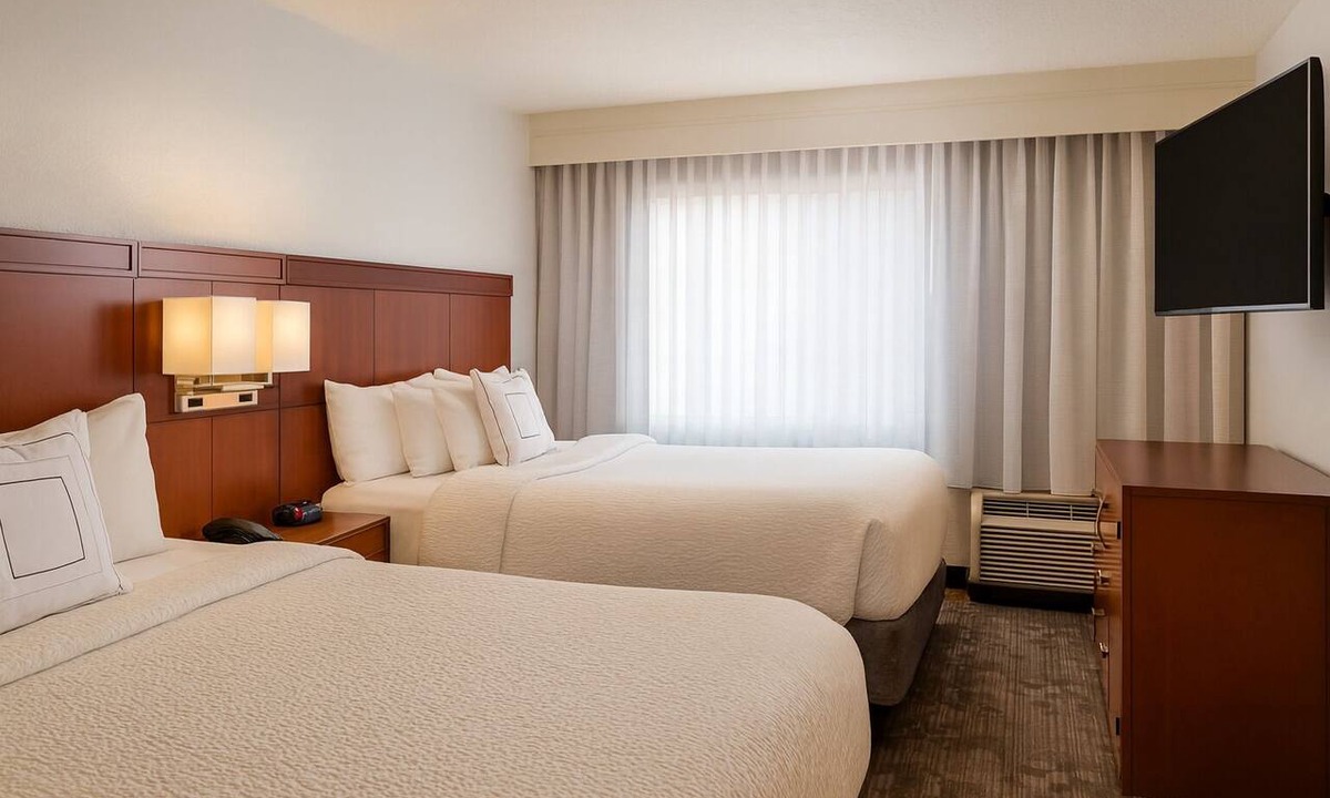 Twin Brook Hotel | Everything You Need For The Perfect Vacation! Pets Are Welcome!