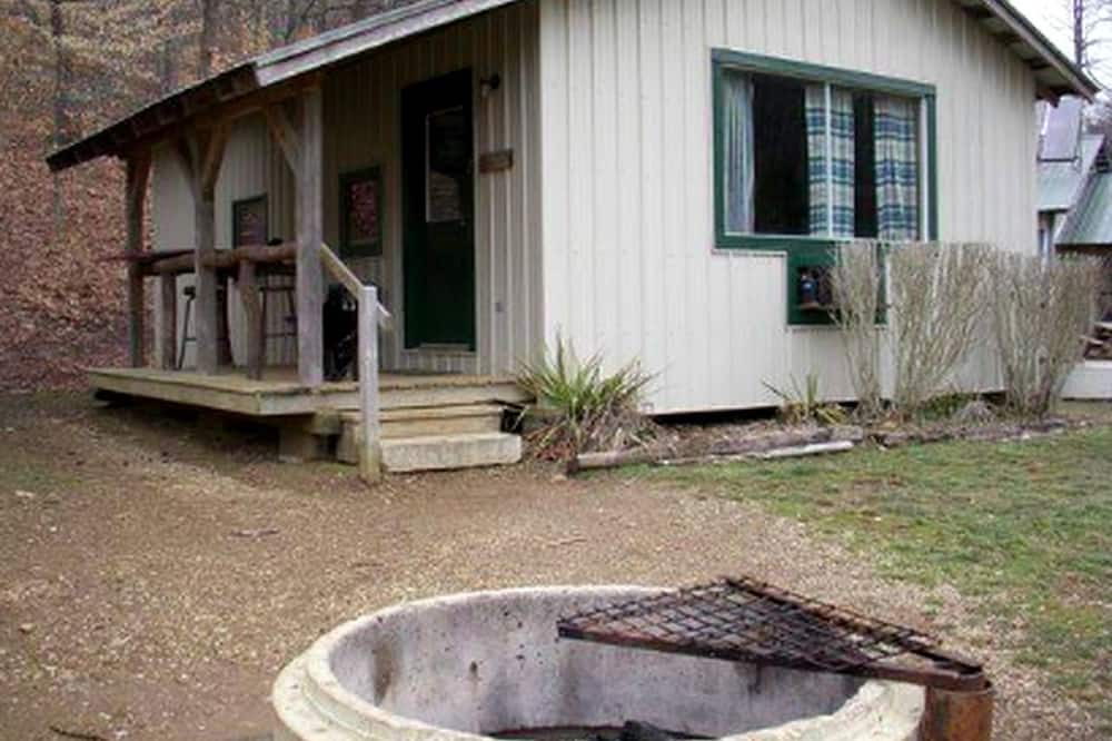 Gnaw Bone Cabin | Explore the Beautiful Nature Surrounding this Cabin in Indiana