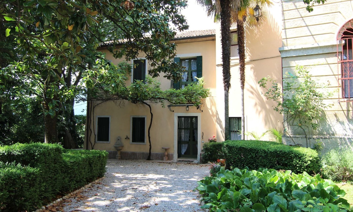 Romano d'Ezzelino Other | Fairytale Castle with Garden