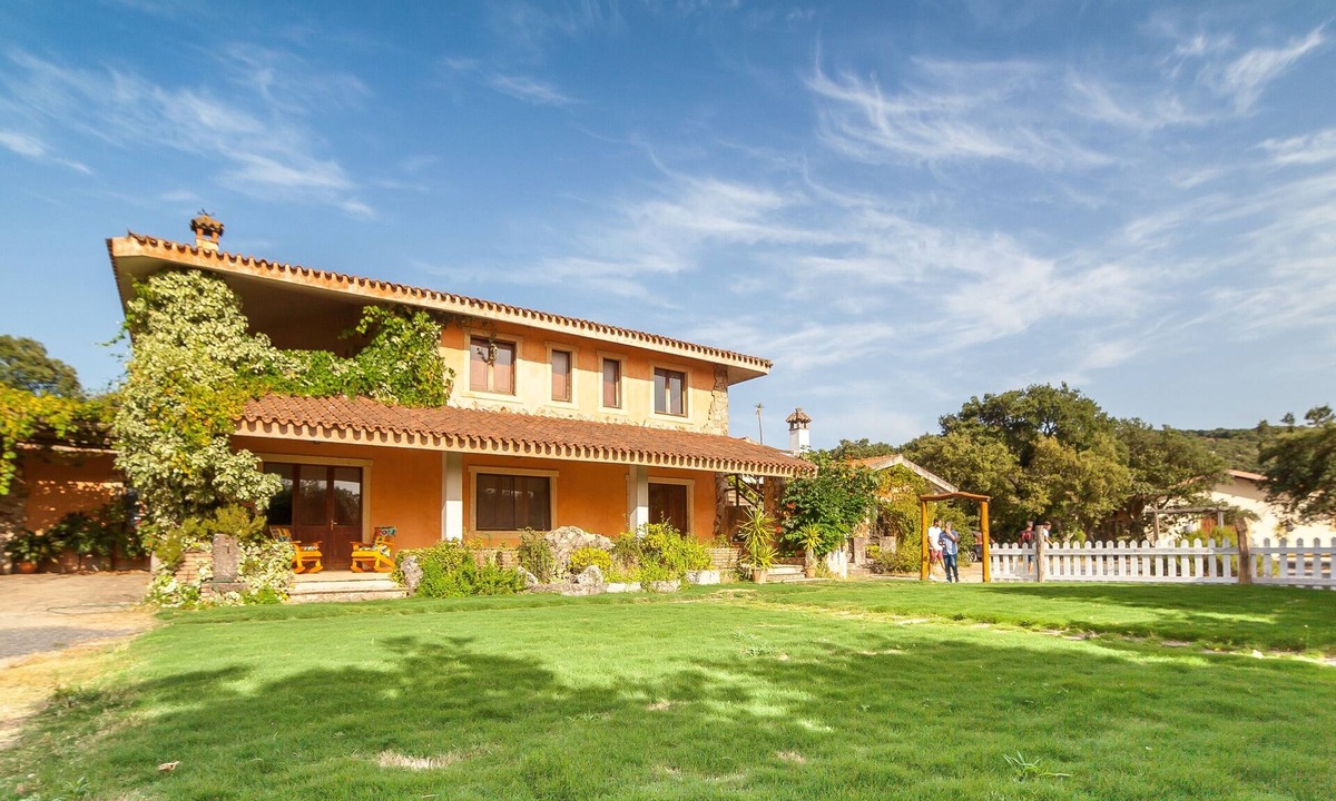 Ula Tirso Other | Farmhouse nestled in a cork oak forest with boungalows. Pets allowed