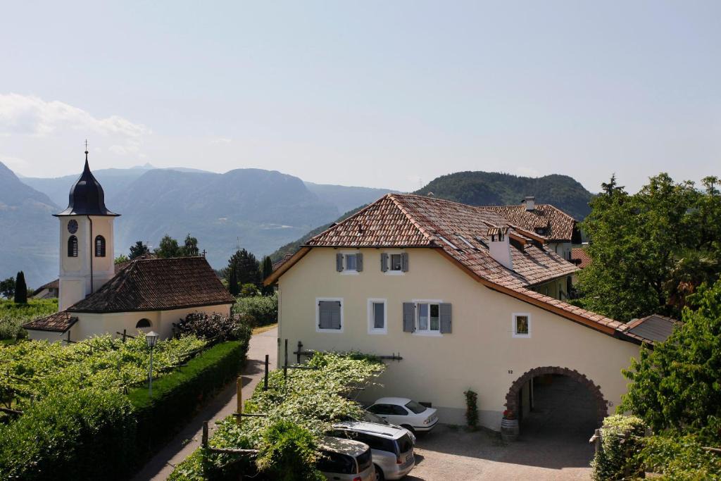 Cornaiano Apartment | Fischerhof Agriturismo