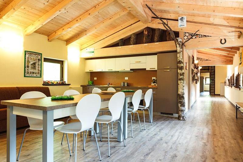 Paisco Loveno Hostel | Foresteria Giardino