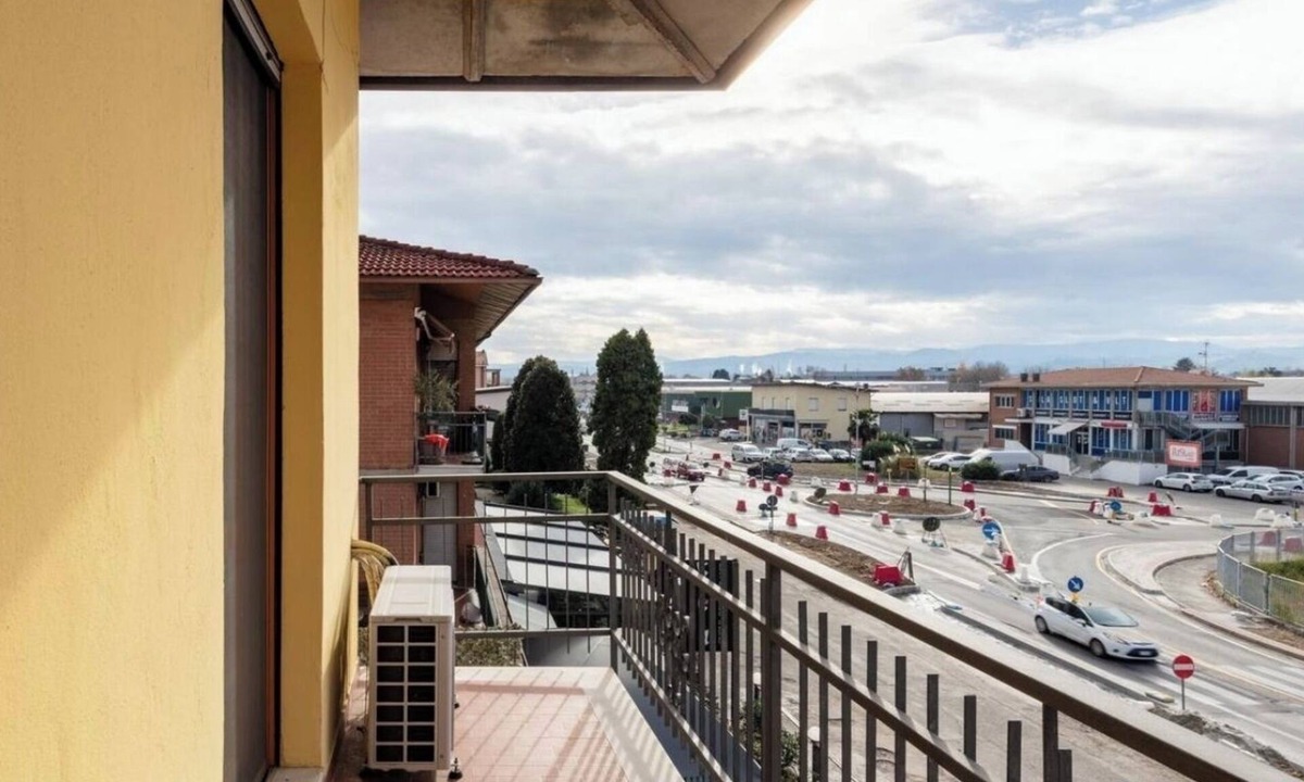 Formigine House | Formigine - [Land of Motors-Homes]