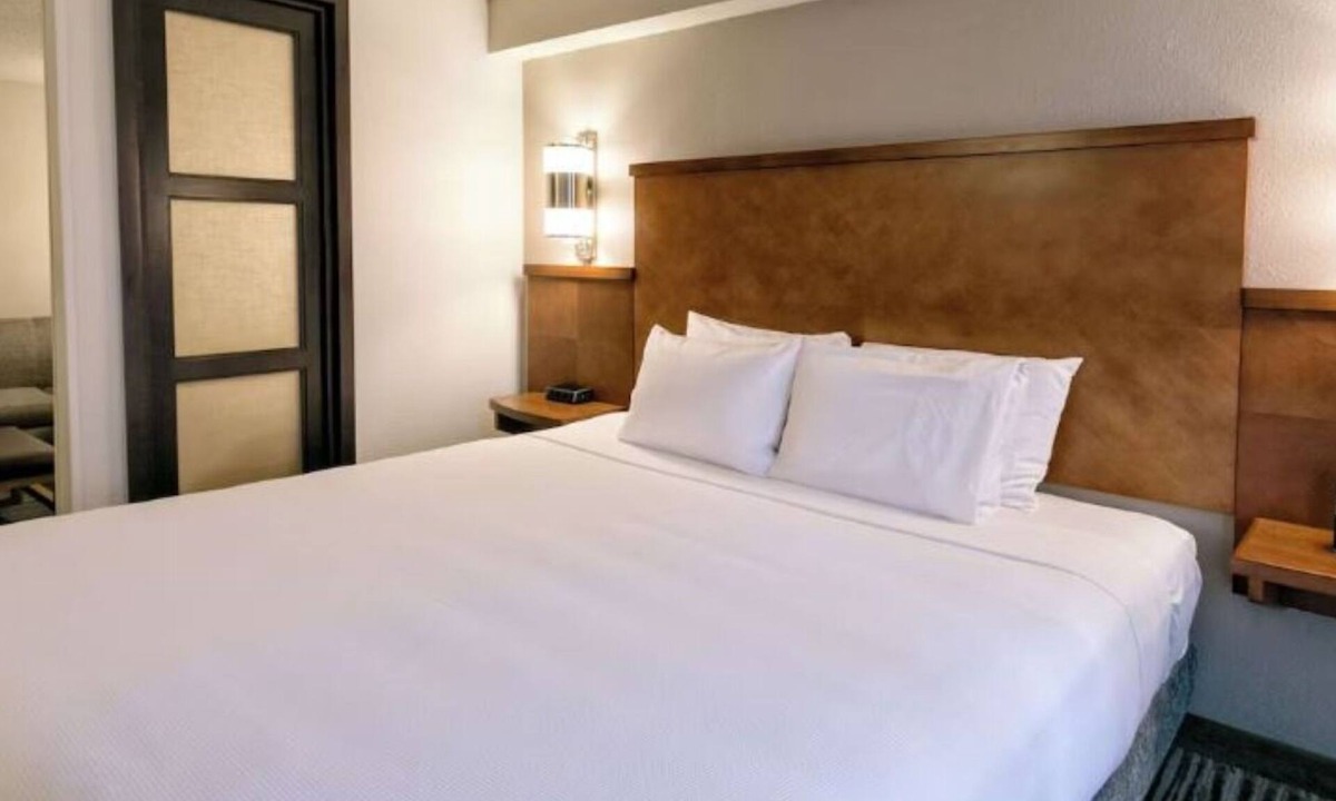 Franklin Hotel | Franklin Retreat with Free Breakfast, Pool, and Short Trip to Nashville