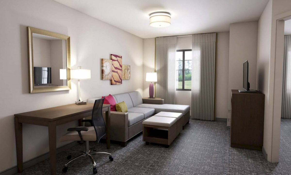 Lafayette Condo | Free Breakfast. Pool. Only 5 Miles to Purdue University!