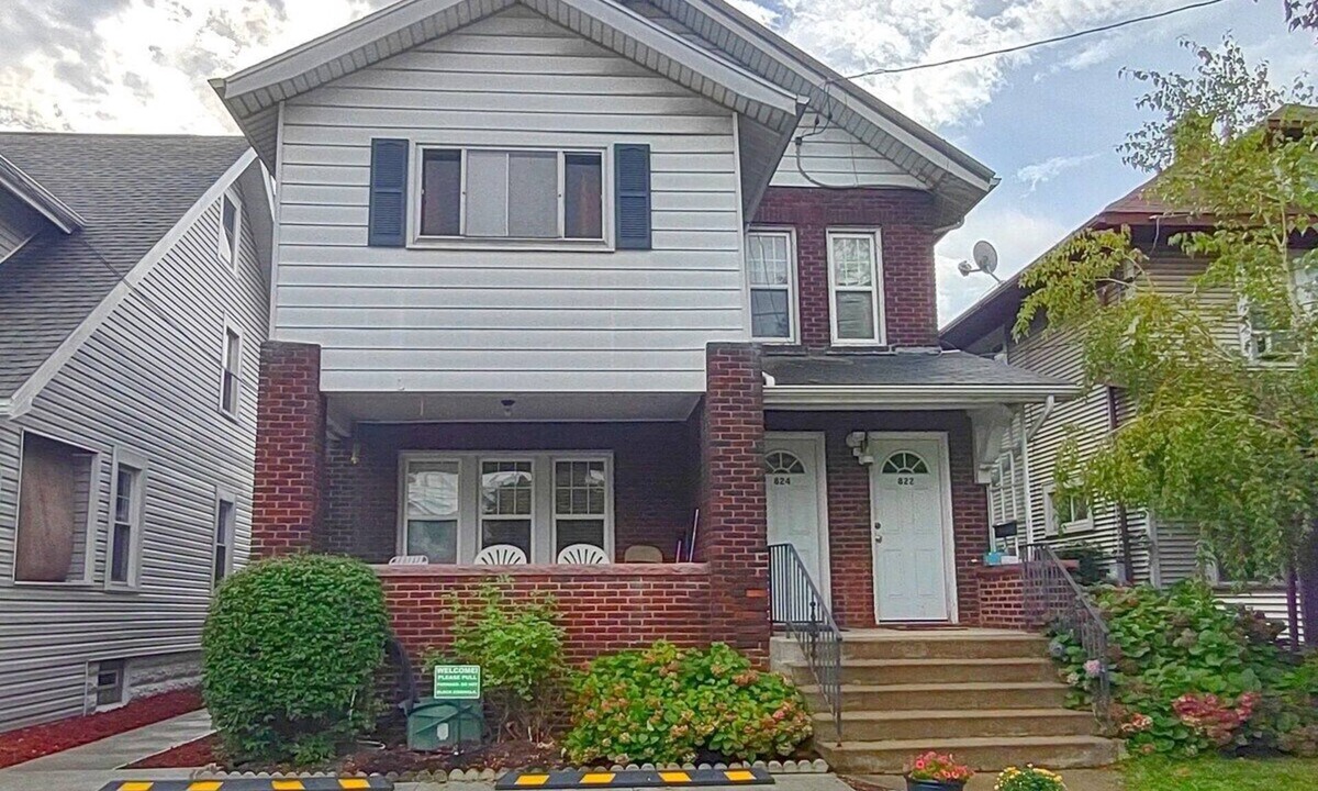 Erie Apartment | Frontier Park Spacious Apartment