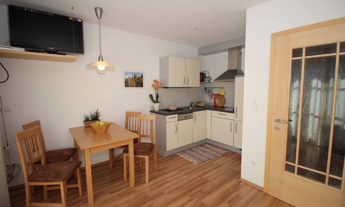 Brunico Apartment | FW "kronblick" bei Im Winkl - Charmante Kleinwohnung