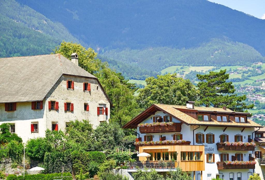 Gudon House | Garni Pramstrahler