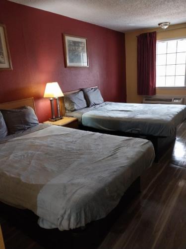 Jackson Apartment | Gated 2 Double Beds Hotel Room 122