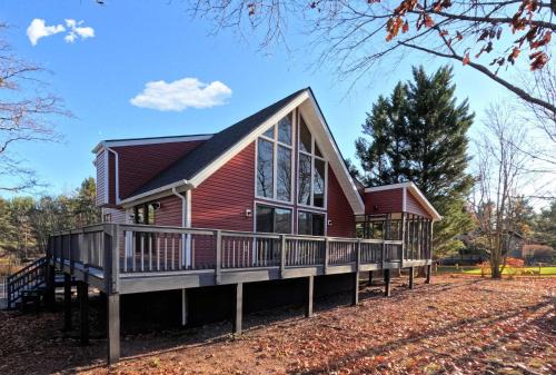 The Woods House | Golf Course Views Hot Tub Games & Pool Access