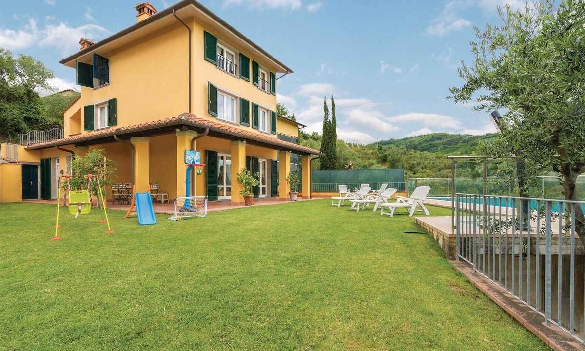 Massa e Cozzile House | Gorgeous home in Massa e Cozzile PT