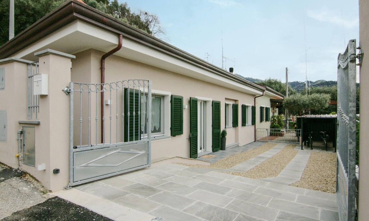 Ripa-Pozzi-Ponterosso House | Gorgeous home in Ripa with house a panoramic view