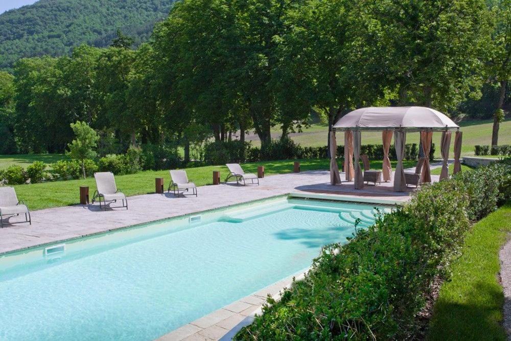 Nerbisci Villa | Gubbio Villa Sleeps 20 Pool Air Con WiFi