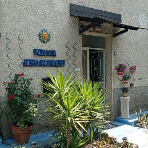Bovara House | Guest Art House Aurora