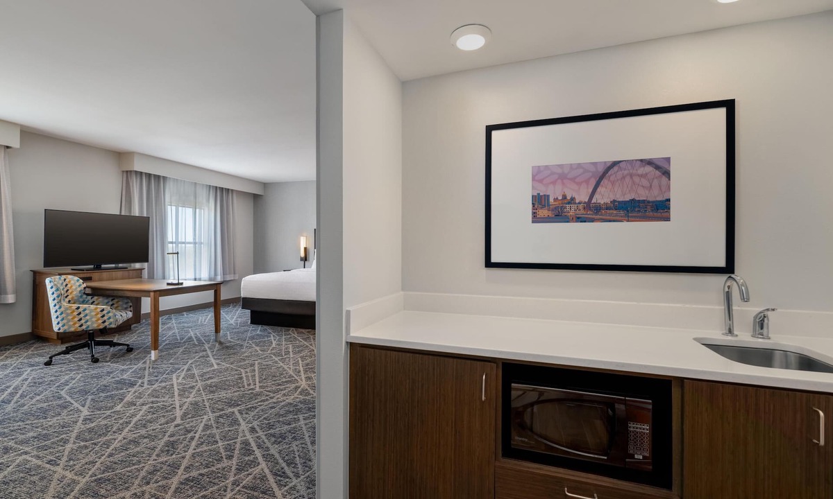 West Des Moines Hotel | Hampton Inn & Suites West Des Moines/SW Mall Area