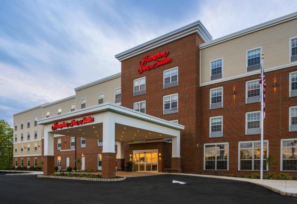 Martinsville Hotel | Hampton Inn & Suites Bridgewater, NJ