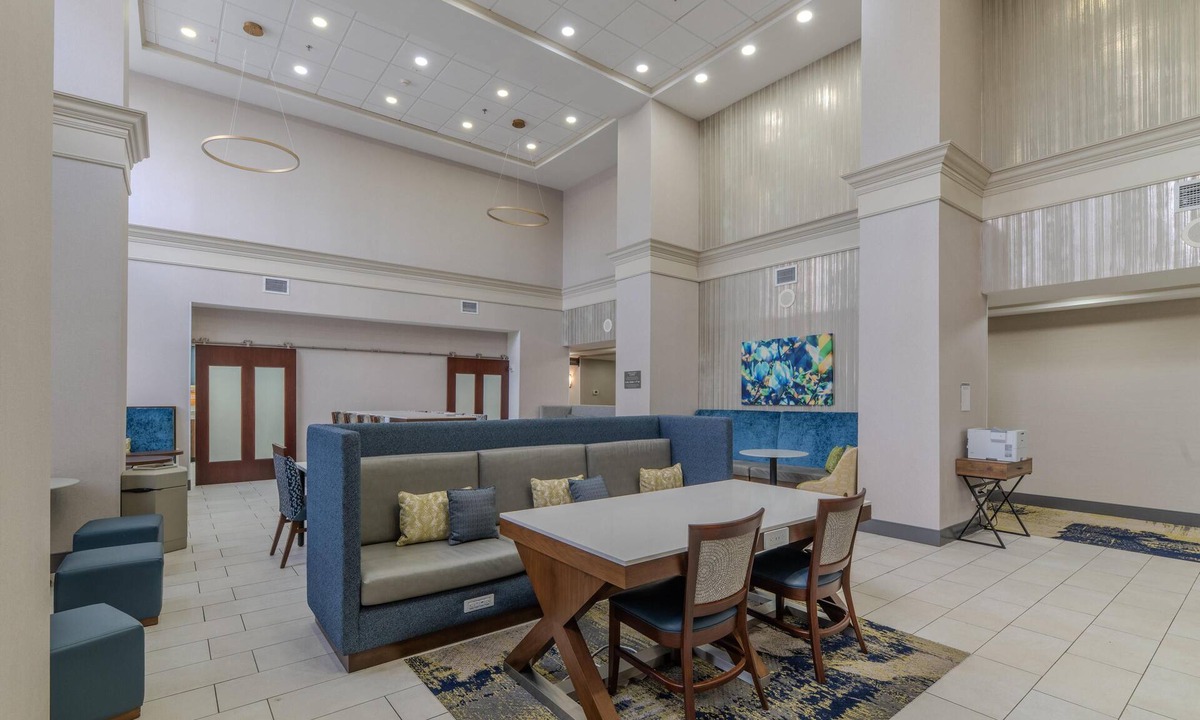 Florence Hotel | Hampton Inn & Suites Florence-Downtown