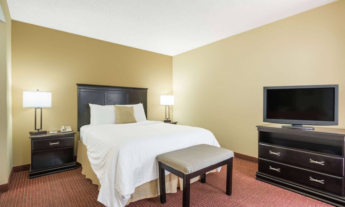 Dayton Hotel | Hawthorn Extended Stay by Wyndham Dayton