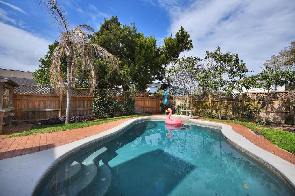 Jacksonville Beach House | Heated Pool Pet friendly Home