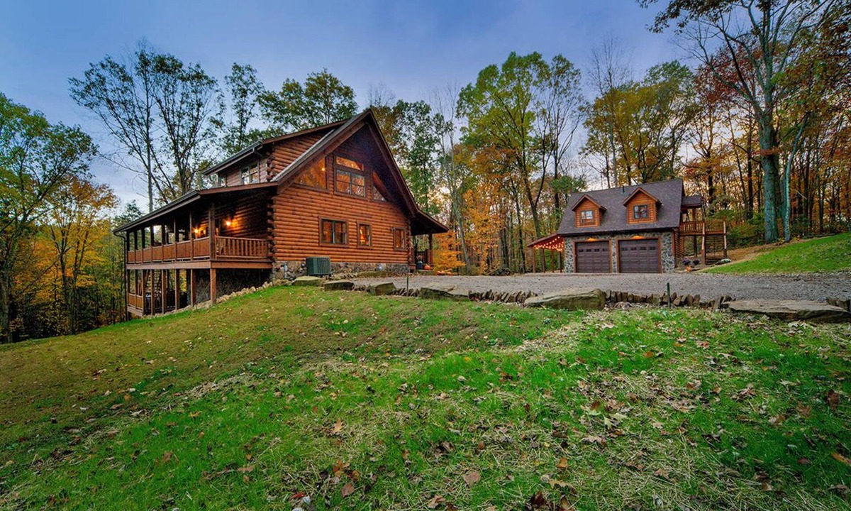 South Bloomingville Cabin | Hickory Ridge-Cabin less than 10 miles away from main state parks.