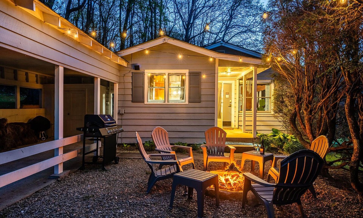Highlands Hills Cabin | Highlands Cabin with Mountain Views: 5 Min to Downtown
