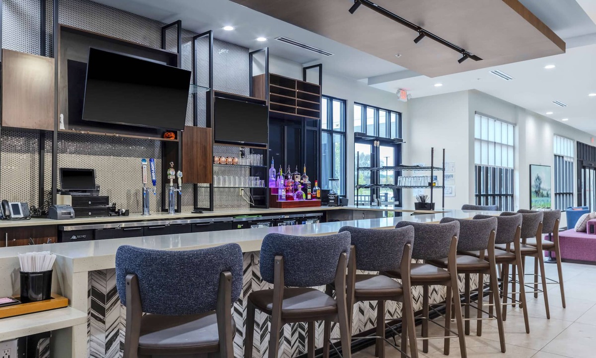Anchorville Hotel | Hilton Garden Inn Detroit Utica