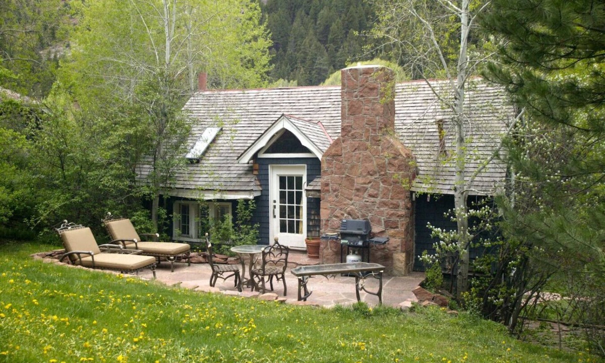 Redstone Cottage | Historic Cottage on Private Estate, Pool & Tennis