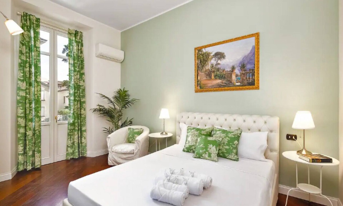 Como City Centre Villa | Historic Villa in Como Center + 4 free parking