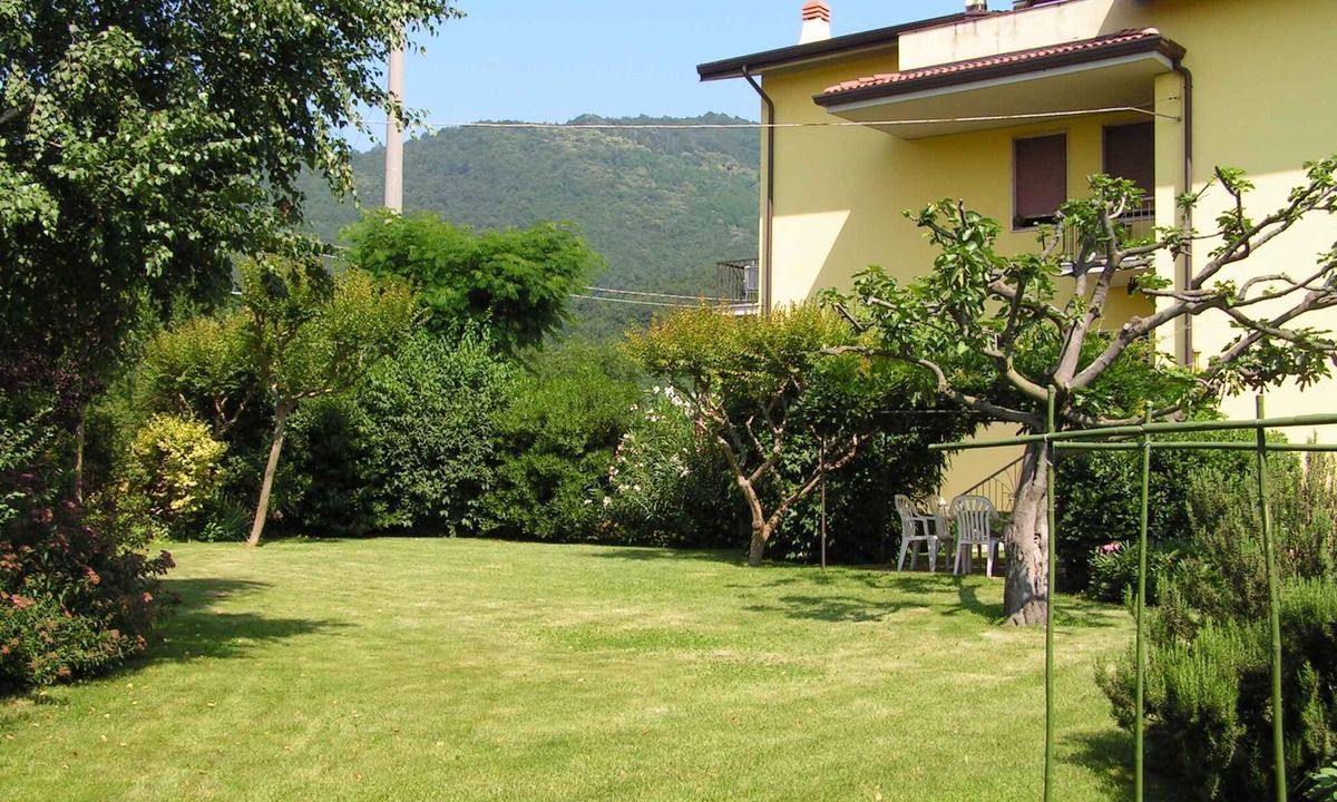 Provezze Apartment | Holiday apartment with garden property