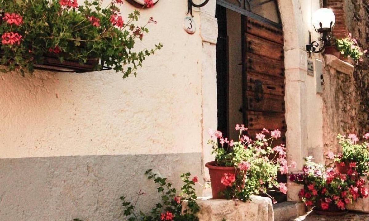 Holiday Pescorocchiano Persons | Poggio San Giovanni