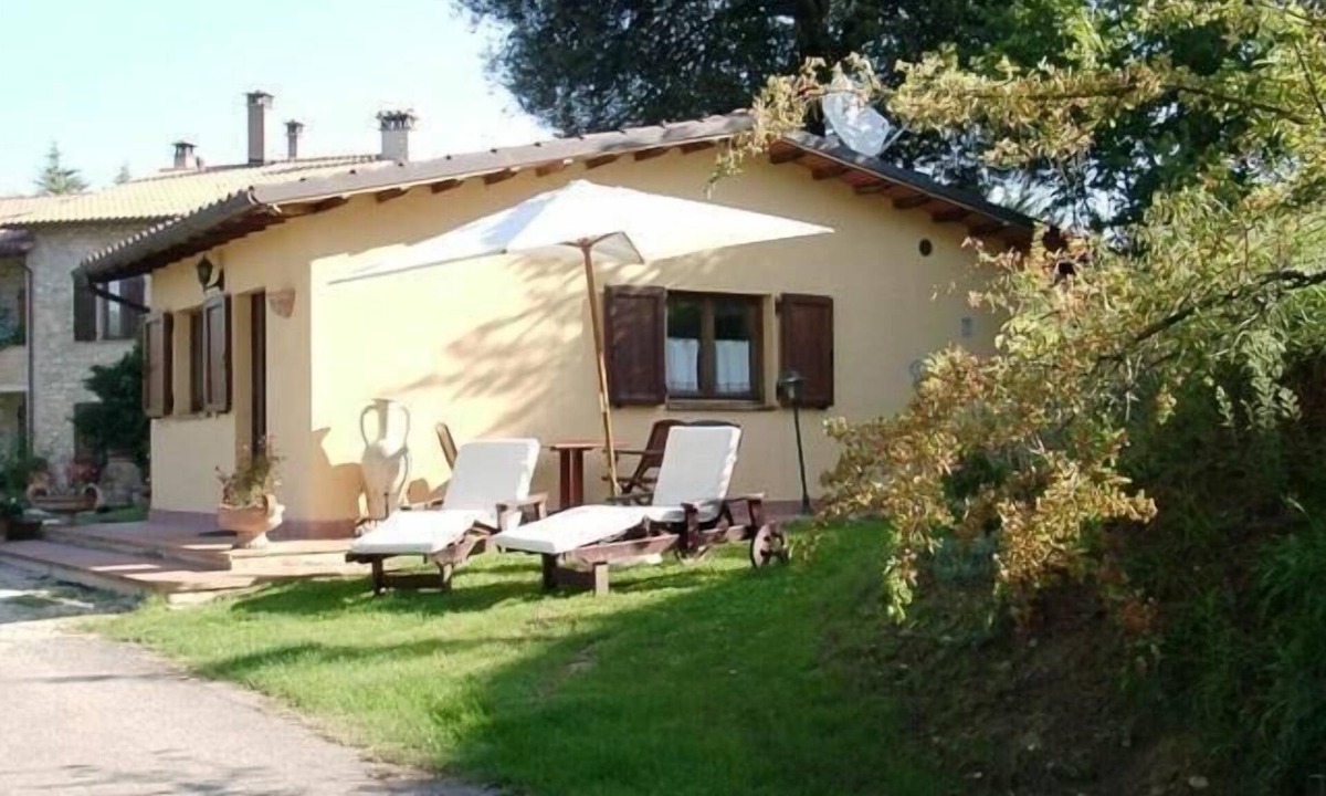 Holiday Oscano Persons Farmhouse | Ramazzano
