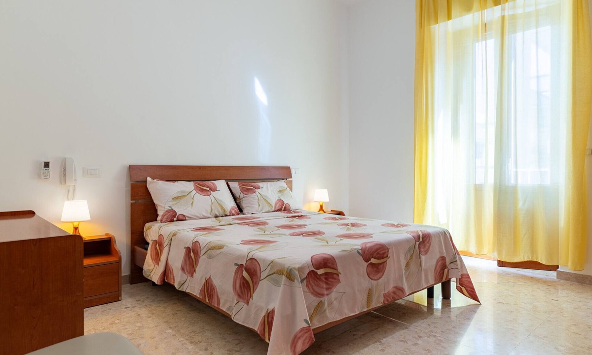 Grottaglie Apartment | Holiday Apartment "Rosa Dei Venti Grottaglie" with 3 Balconies & Wi-Fi