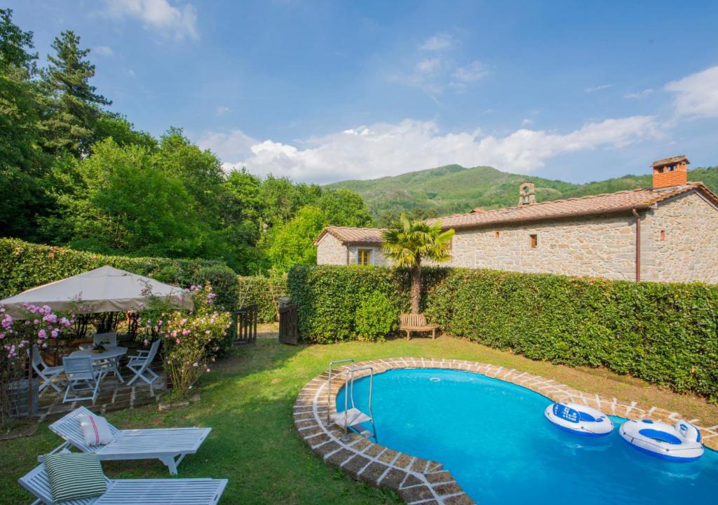 Pontito House | Holiday Home Il Vecchio Ospitale by Interhome