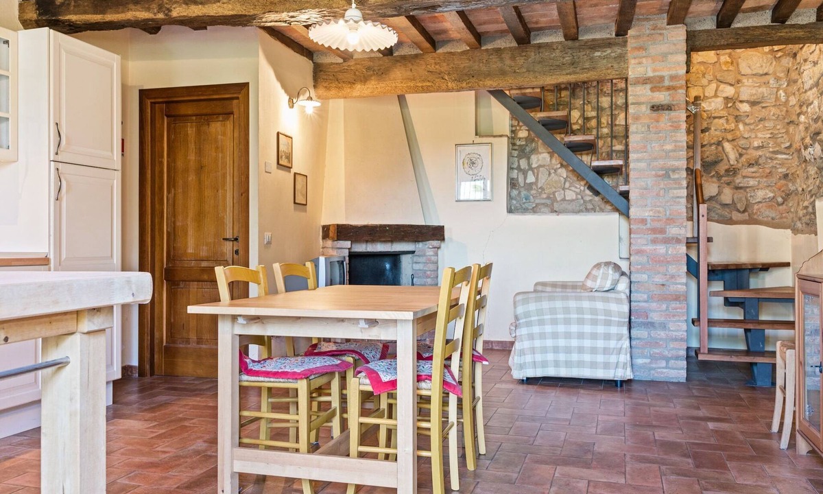 Ca' de' Grimaldi House | Holiday Home in Ca' De' Grimaldi with Garden