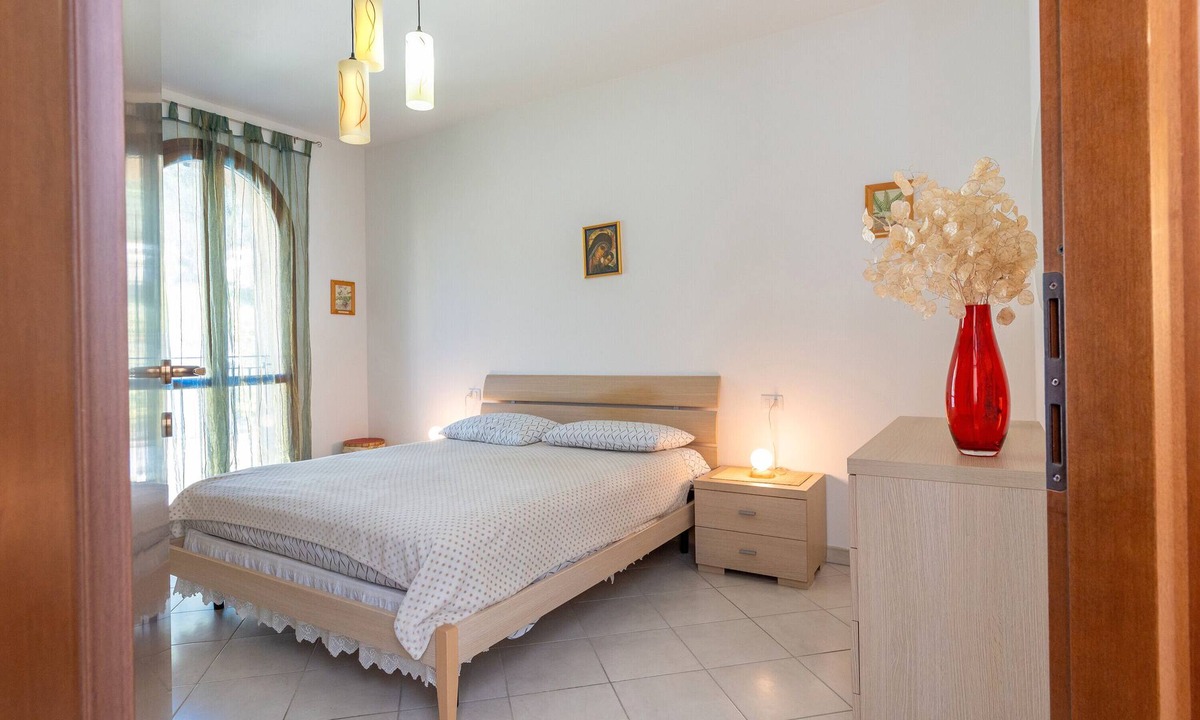 Riotorto House | Holiday Home 'La Casa Dei Limoni' with Sea View, Private Terrace and Balcony